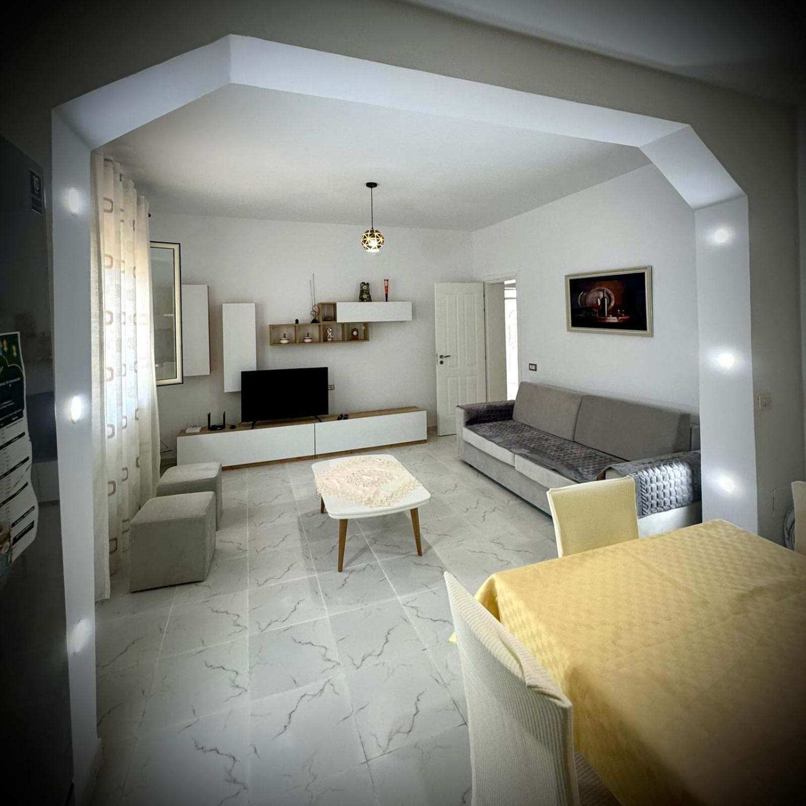 Apartament Valona *